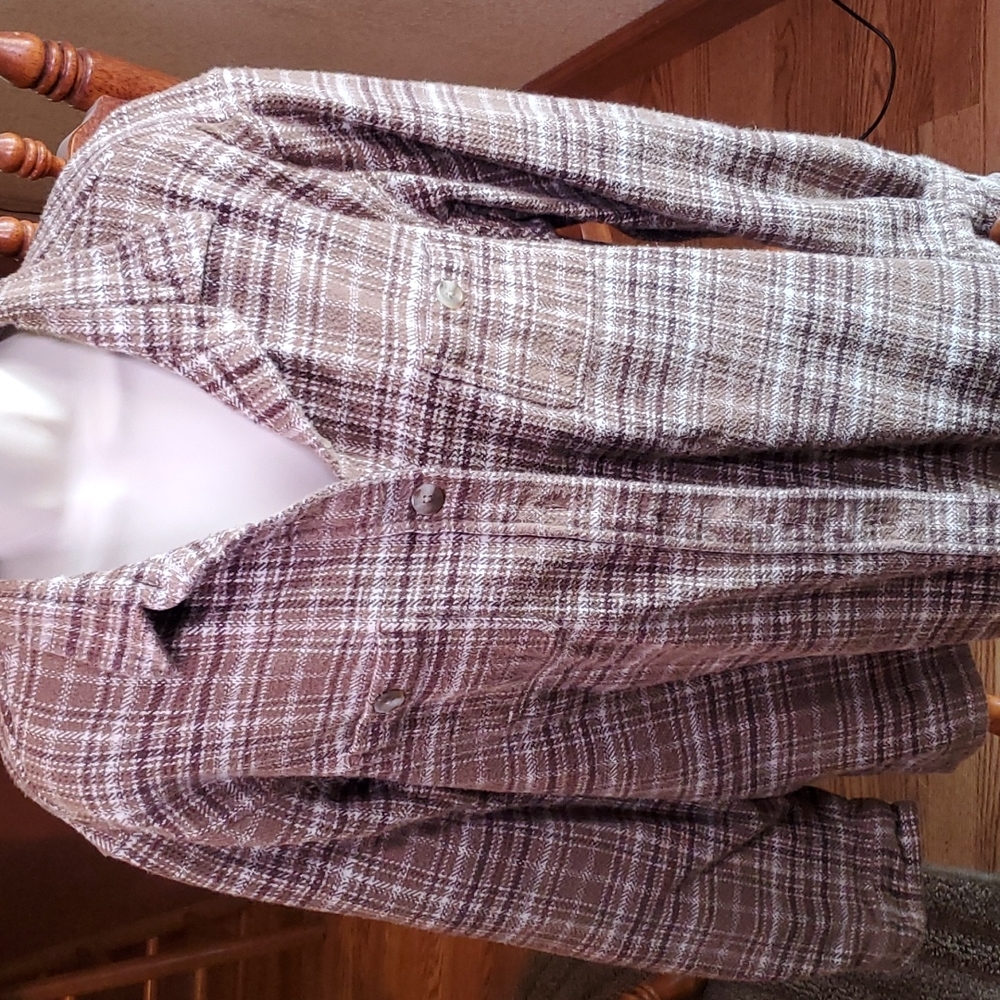 Woman's XL CABELA'S heavy flannel shirt.